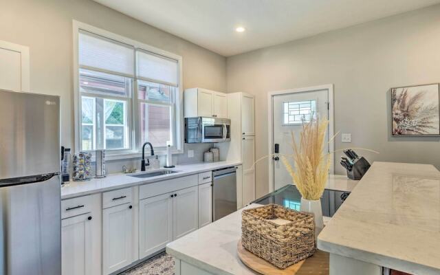 Quaint + Cozy Indianapolis Getaway w/ Yard!