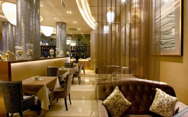 Lujiang Harbourview Hotel