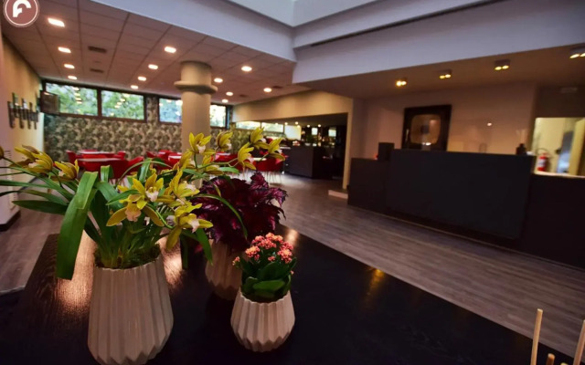 MajesticHouse Conference & Restaurant