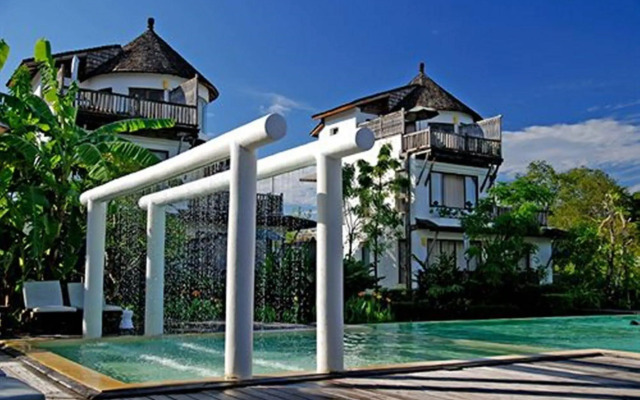 Aana Resort & Spa