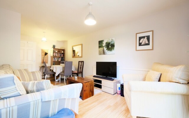 Fantastic, Spacious 1BR Garden Flat With BBQ