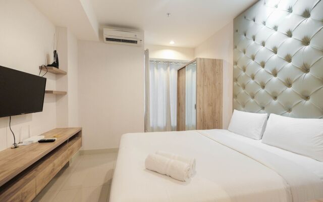 Minimalist and Homey Studio Grand Kamala Lagoon Apartment