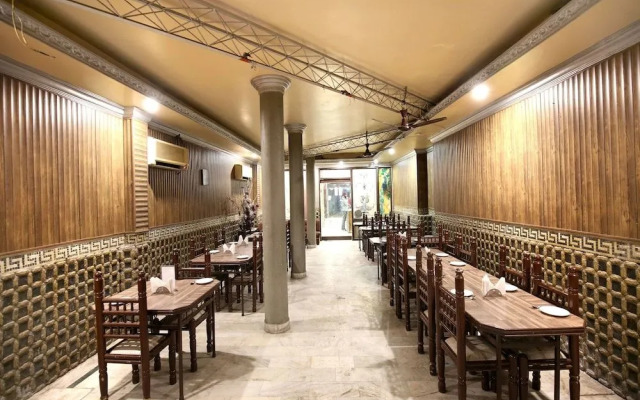 OYO 966 Hotel Sallow International