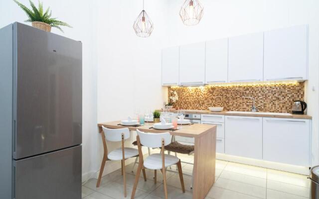 Super Central Apartment with A/C