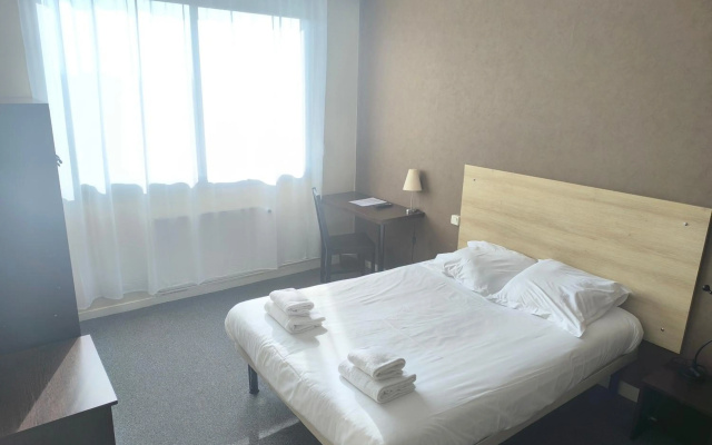 Adonis Lyon Est Hôtel Artys