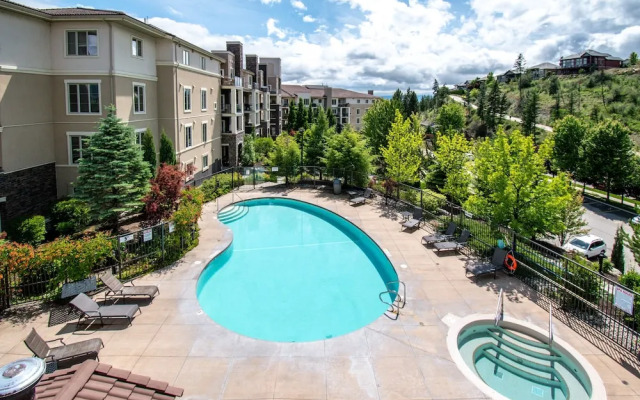 Pinnacle Pointe - By Vacations Kelowna