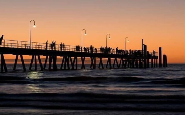 2 Bedroom Apt In Glenelg With Air-Con