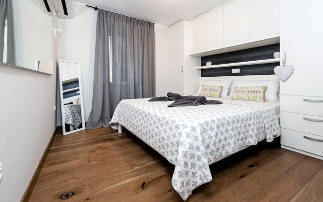 Nel Centro City Apartment