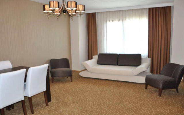 Amazon Aretias Hotel