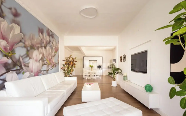 Heart of TLV Elegant Home by Sea N' Rent