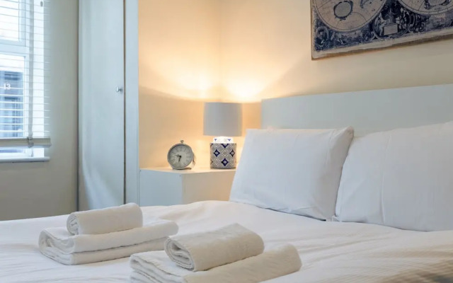 Stylish 4 Bedroom Property in East London