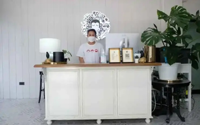 Blu Monkey Boutique Bangsaen