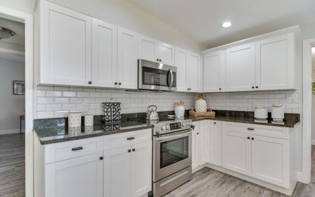 Tampa Vacation Rental ~ 4 Mi to Downtown!