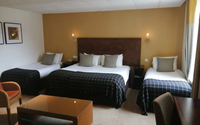 Eight Acres Hotel