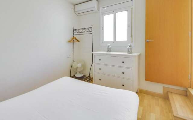 Fabulous 2 Bed with terrace close to Plaza España