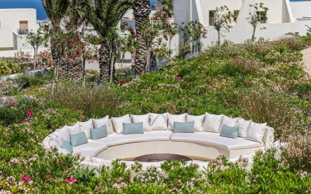 NOŪS Santorini