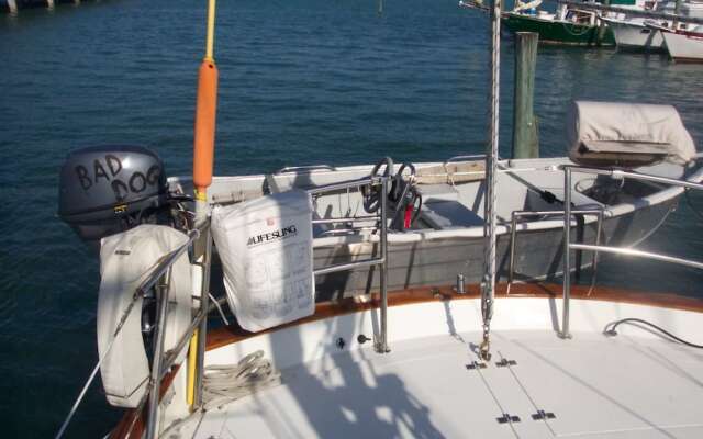 Dream Lover Boat and Breakfast