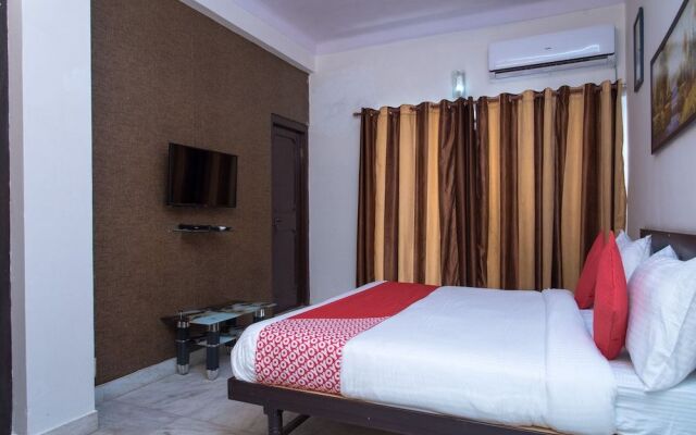 OYO 14118 Hotel Kalika Palace