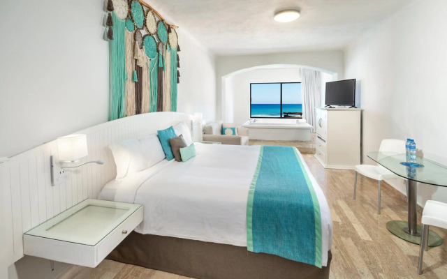 Cyan Cancun Resort & Spa