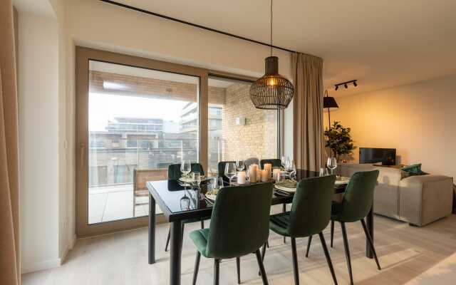 Beautiful Apartment With Terrace and Parking