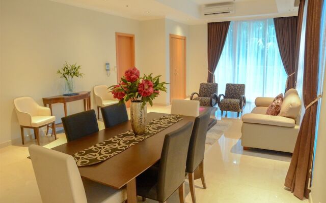 3 Bedrooms Premium Sudirman Residence by Travelio