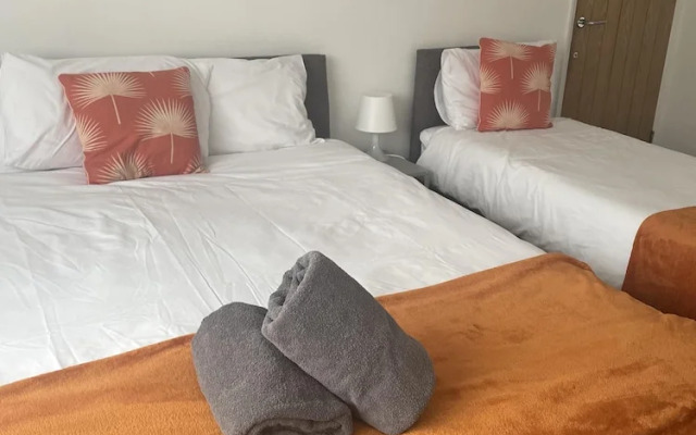 Immaculate 3-bed House in Luton