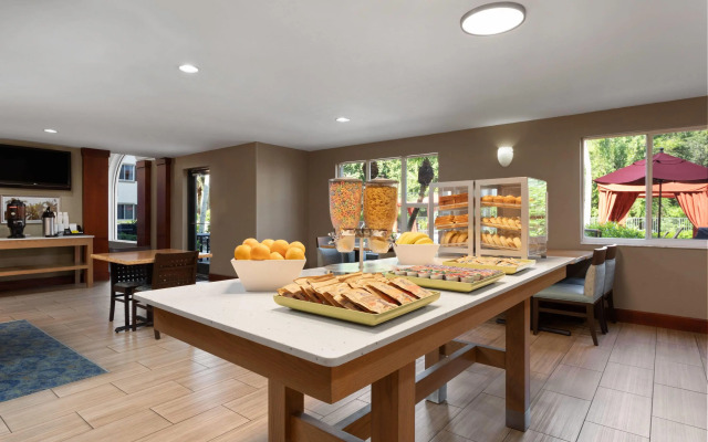 Hawthorn Extended Stay by Wyndham Naples