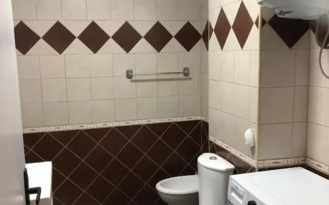 Tirent Apartment - Comfortable 1-Bedroom Stay in Fresku