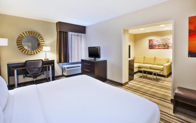 Holiday Inn Washington-Dulles International Airport, an IHG Hotel