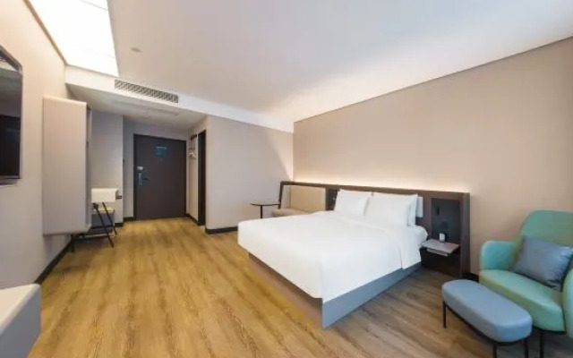 HanTing Hotel (Qingdao West Coast Qingda Affiliated Hospital Binhai College Subway Station)