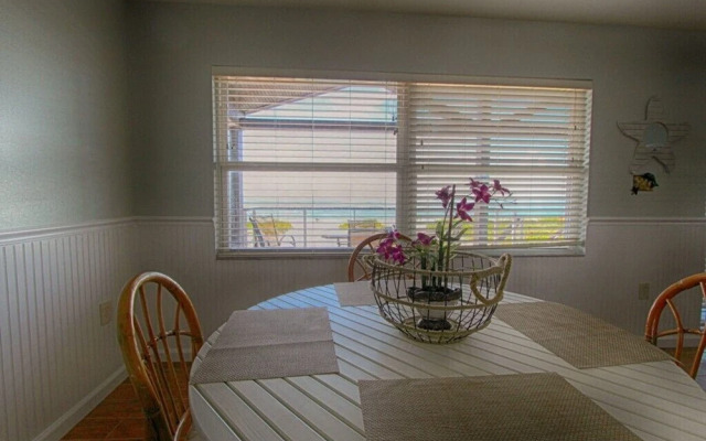 Sunshine's Hideaway by RedAwning