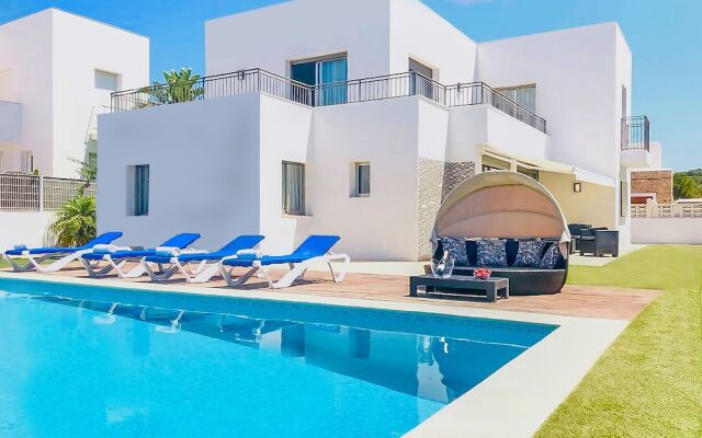 Villa Topaz