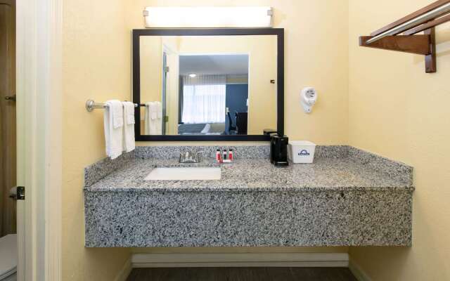 Days Inn by Wyndham Natchez