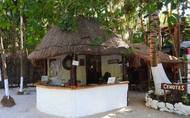 Maya Cabanas & Cenote Tulum