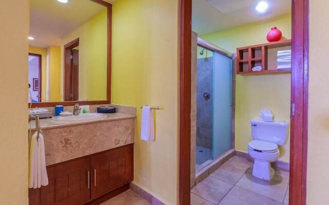 Beautiful Ground Floor Two Bedroom Suite at Ixchel