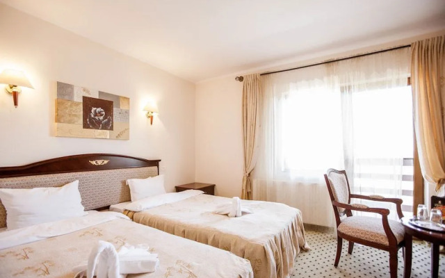Q Resort and Spa Sacele	
