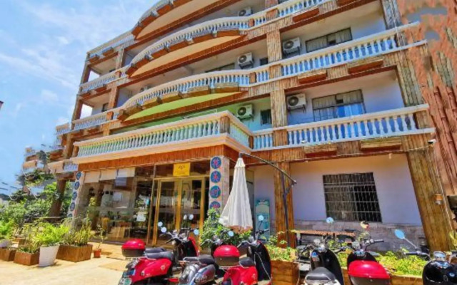 Feronia Hotel (Beihai Weizhou Island)