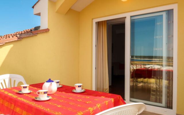 Apartment Dora Spiez 33171