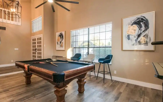 Amazing Remodeled Scottsdale 5 Bdrm W/pool!