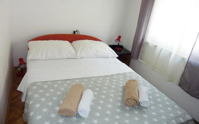 Bozica 70m from the beach & parking A3