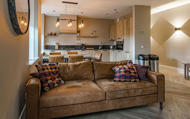 Charming Holiday Home in Nijverdal with Hot Tub