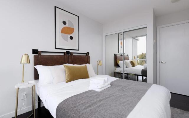 2 BD Condo in the heart of Surrey City Centre