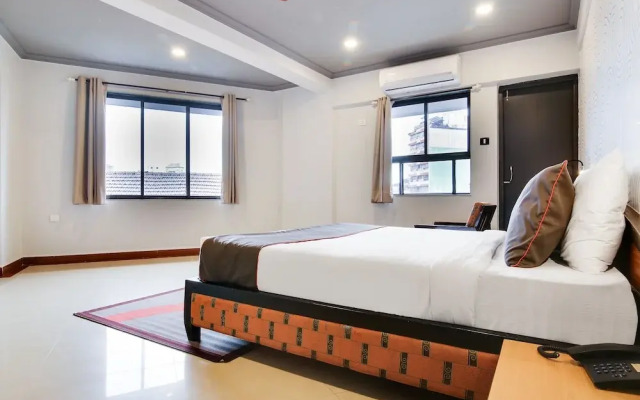 Collection O 30093 Hotel Om Shiv