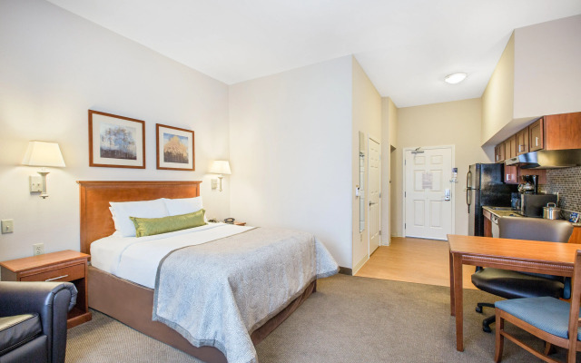 Candlewood Suites Pittsburgh Cranberry by IHG