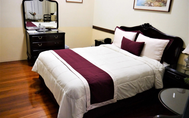 Santo Tomas Hotel
