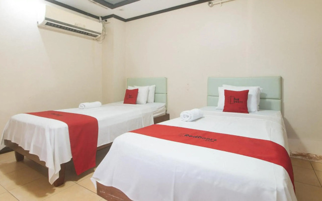 Reddoorz near Landers Superstore Cebu City