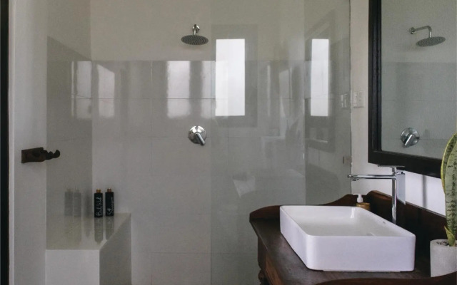 Poya Villa Ahangama by Sunsessions