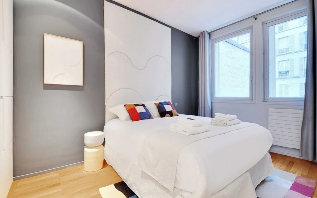 Fabulous House : a Gem in Chic Western Paris