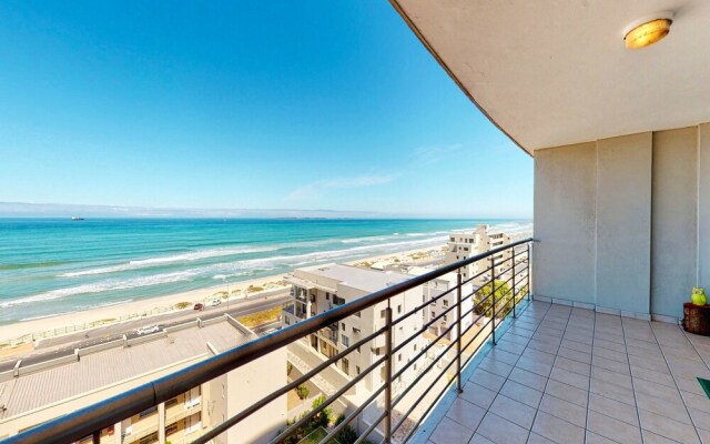 The Waves Crest Bloubergstrand