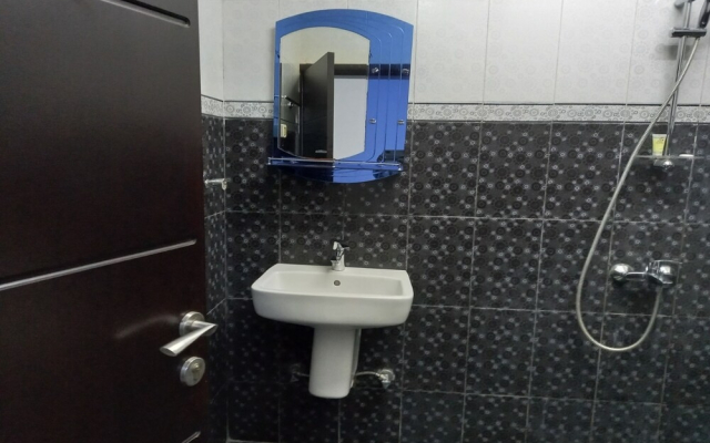 Super Oyo 147 Babylon Furnished Apartment